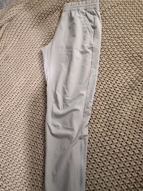 Men's Light Gray Athletic Pants Under Armour